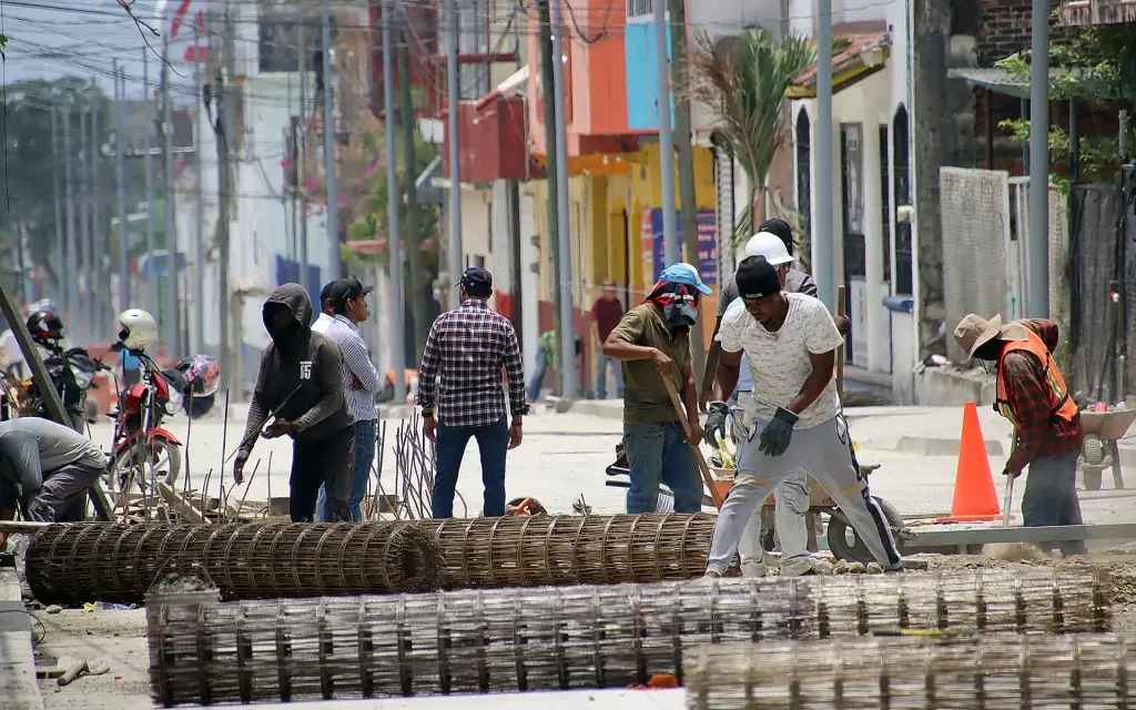 Cae actividad económica 0.9%