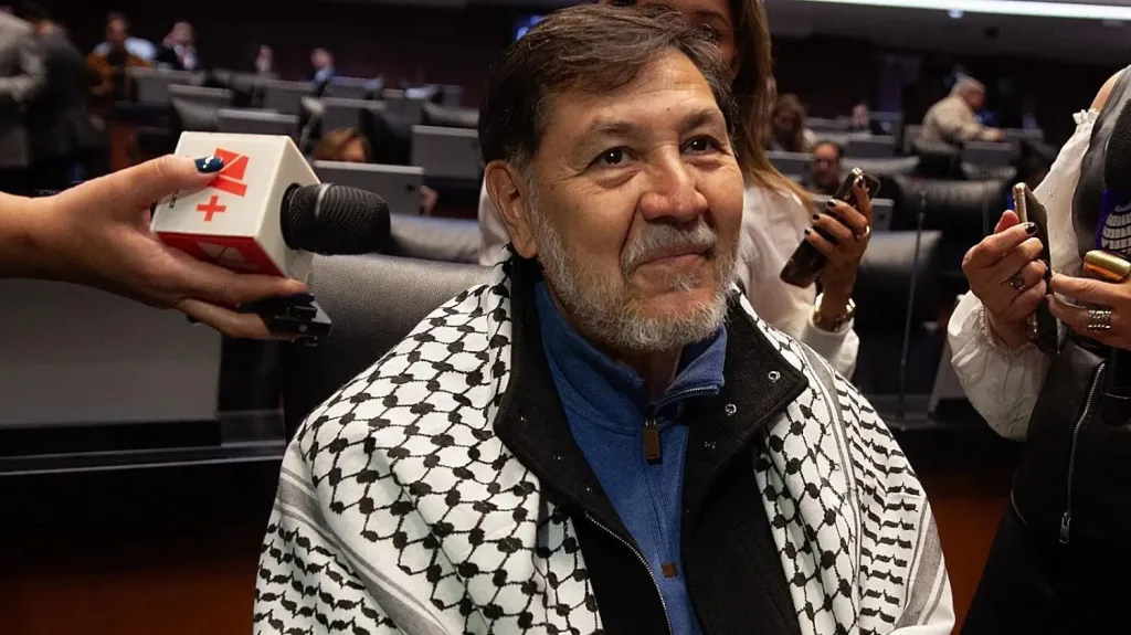 Noroña desilusiona, sólo se va 10 días