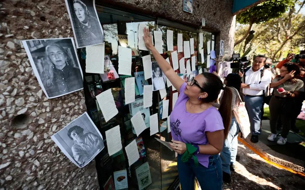 Piden renuncia de Taibo II