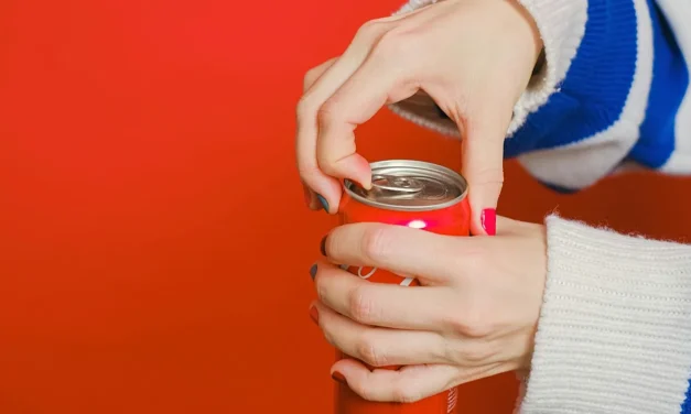 Un refresco al día puede aumentar el riesgo de enfermedad hepática, según un estudio
