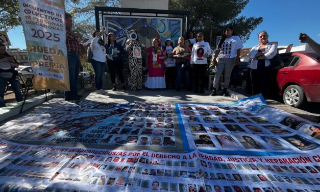 Suman 19 nombres a la pared de las personas desaparecidas.