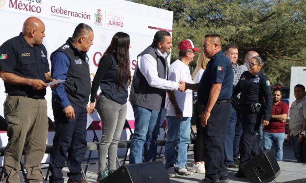 Reconocen a policías municipales por labor comunitaria