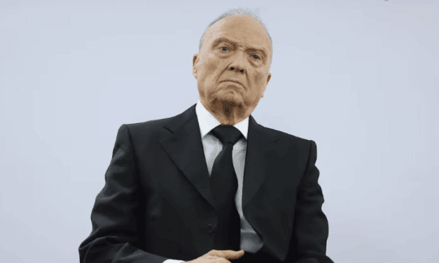 Alejandro Gertz Manero renuncia como fiscal general de México