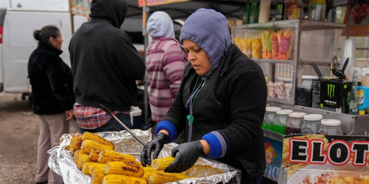 Migrantes resisten en medio de la nueva ofensiva de ICE en Chicago