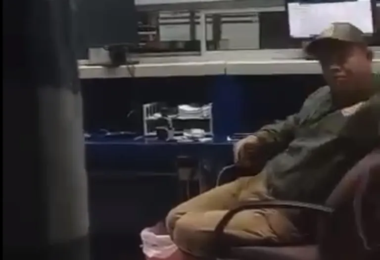 Agentes de Migración extorsionan a paisanos