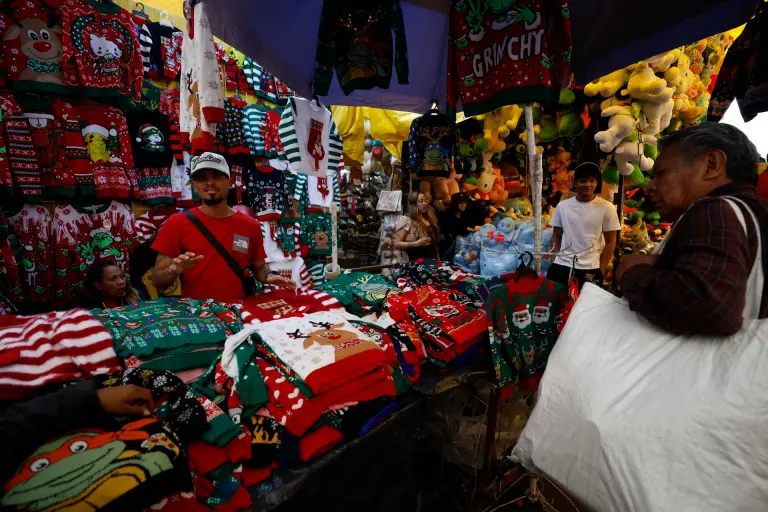 Comercio informal aprovecha la Navidad