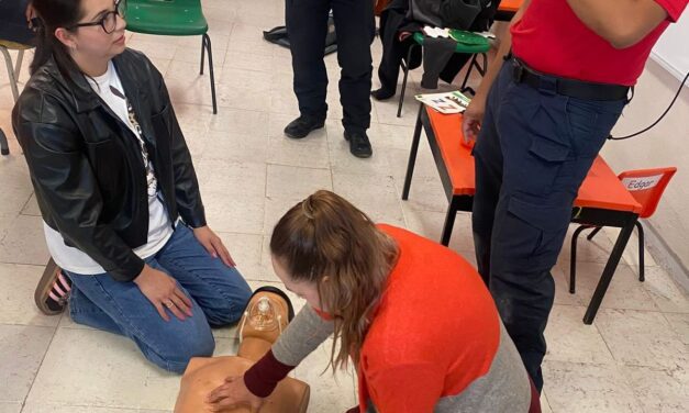 Capacita Bomberos Delicias a personal de kínder en primeros auxilios