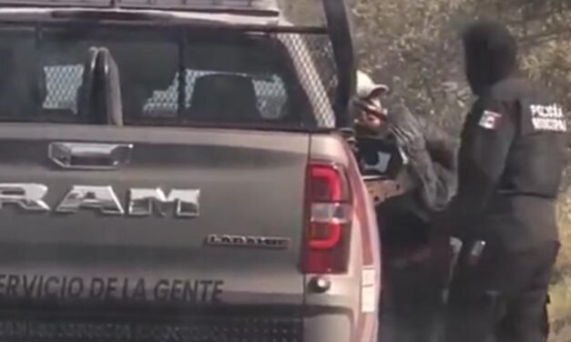 Captan a policía de García golpeando a detenido esposado; oficial será separado del cargo