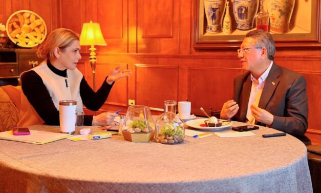 Recupera Maru la salud y comienza con reuniones de trabajo