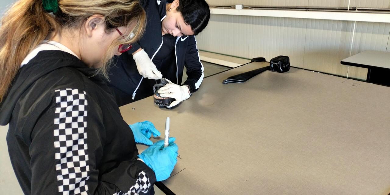 Arman estudiantes de Ingeniería Aeronáutica de la UPCH su primer dron