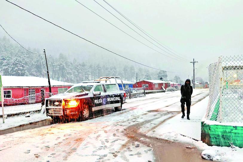 Mueren 2 personas por el frío extremo; tercera tormenta invernal del año