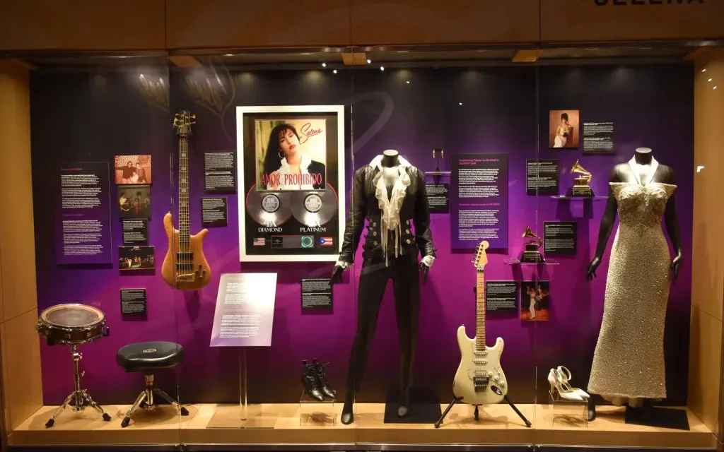 Presentarán exhibición con objetos de Selena