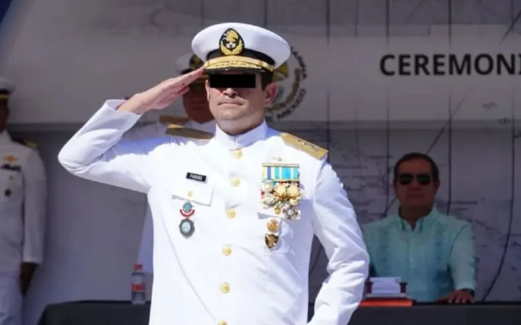 Se ampara almirante involucrado en tráfico ilegal de combustible