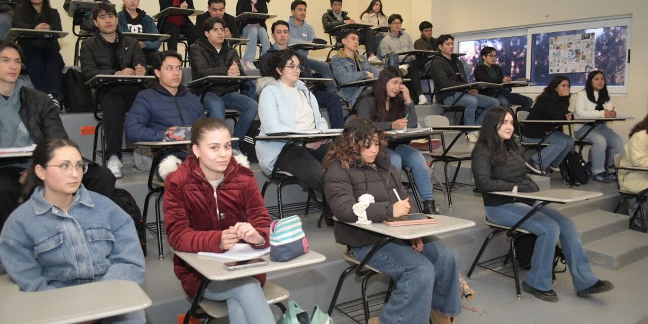 Regresan a las aulas más de 27 mil estudiantes de la UACH
