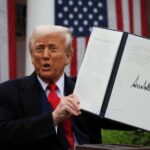  Trump impone nuevo arancel tras revés legal; Corte de EU anuló tarifas recíprocas