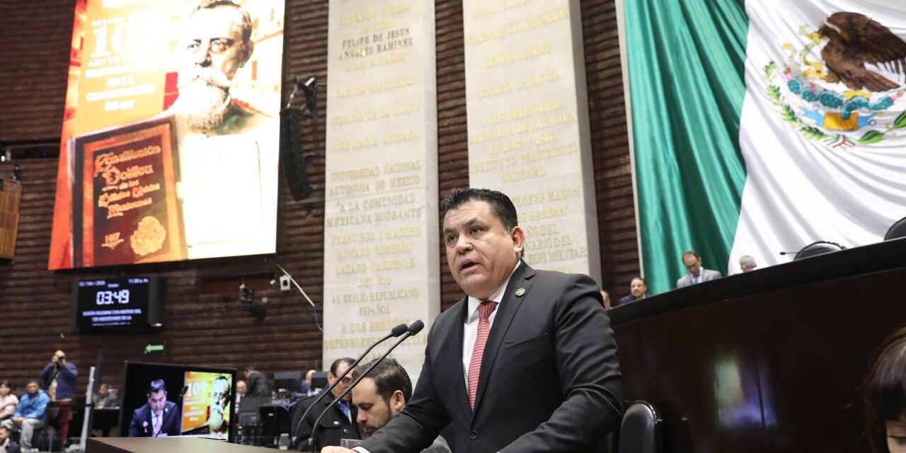 La constitución no nació para obedecer al poder, nació para contenerlo:  Alex Domínguez