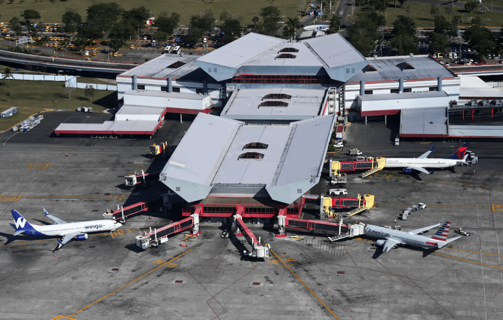 Cuba comunica a las aerolíneas se queda sin combustible para aviones por el asedio de Estados Unidos