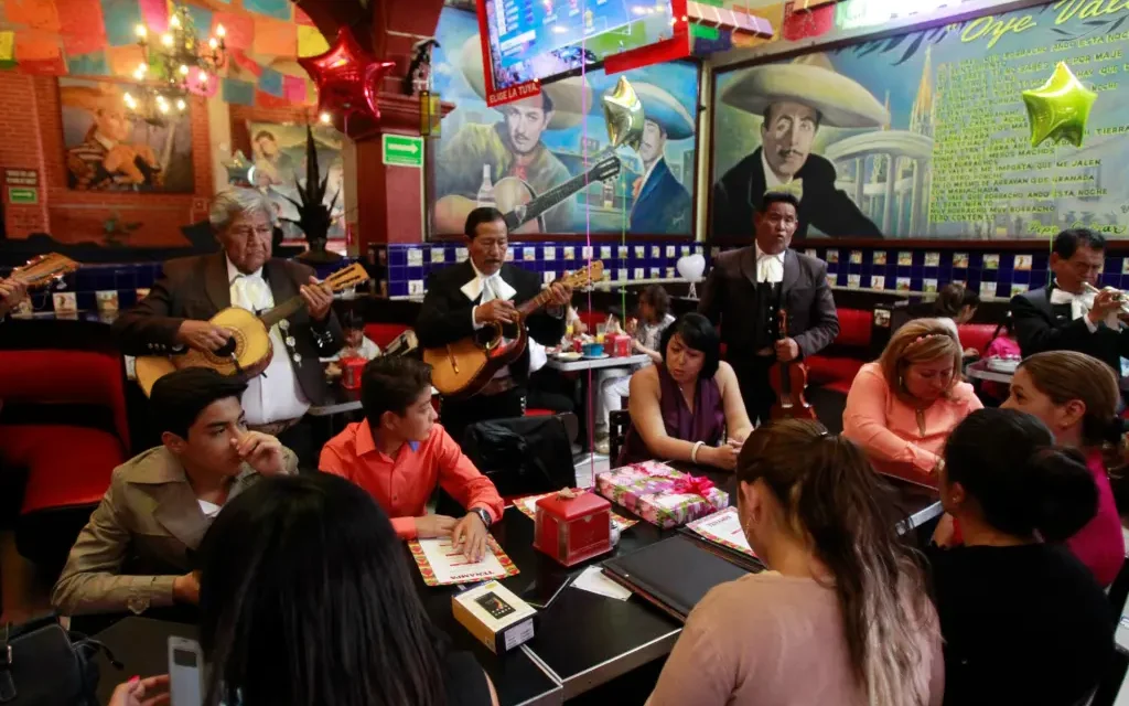 Esperan restauranteros alza de 4% por Mundial