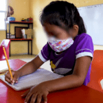 Regresa uso de cubrebocas para escuelas
