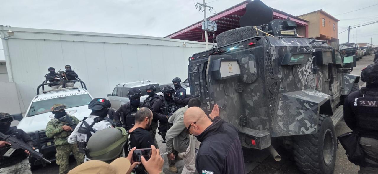 Trasladan a la ciudad de Chihuahua a grupo criminal detenido en Guachochi