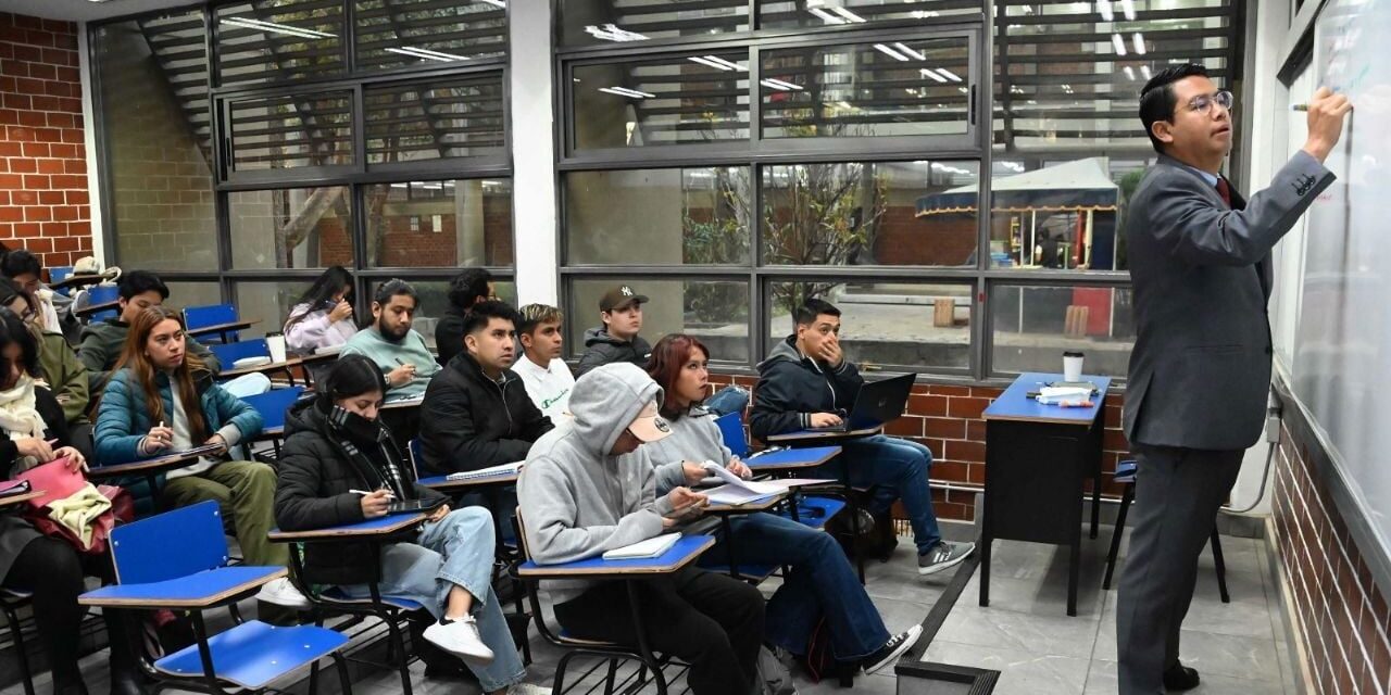 Docentes de universidades públicas denuncian abismo salarial: $10,500 vs. $100,000 mensuales