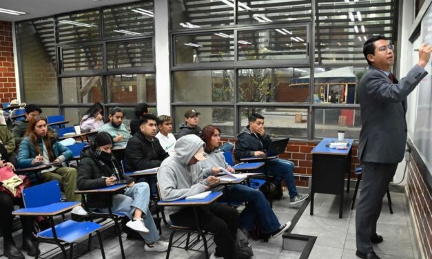 Docentes de universidades públicas denuncian abismo salarial: $10,500 vs. $100,000 mensuales