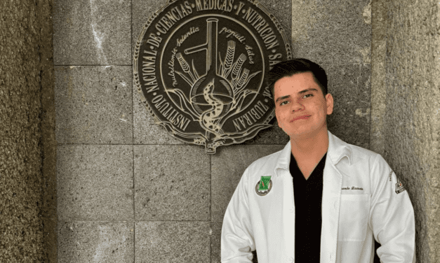 Realiza Fernando Zazueta estancia en el «Salvador Zubirán»